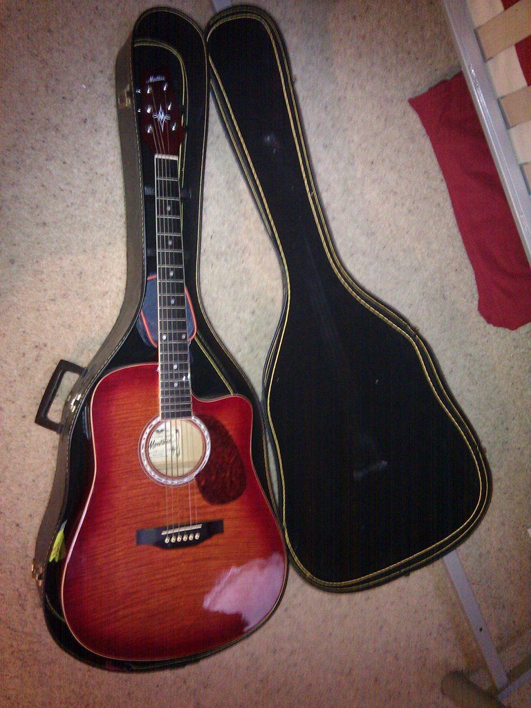 Image de guitare acoustique guitare étui en bois