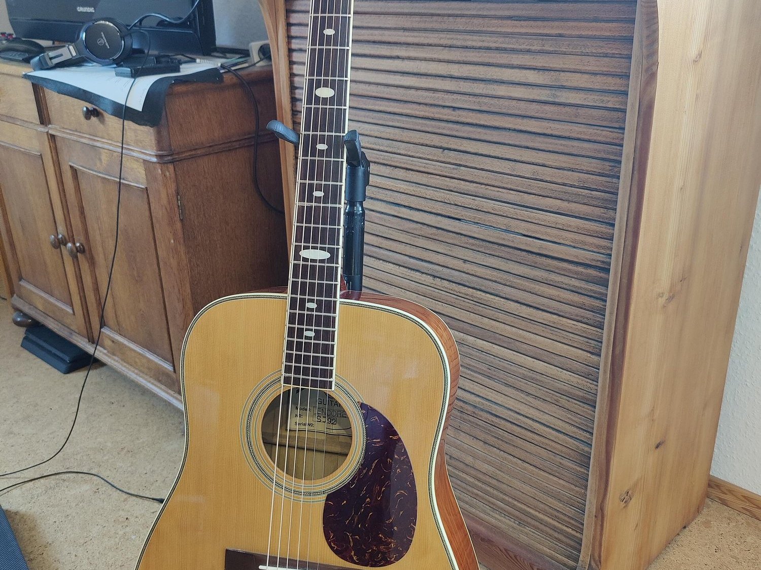 Guitare folk ou classique : quelles différences pour jouer folk