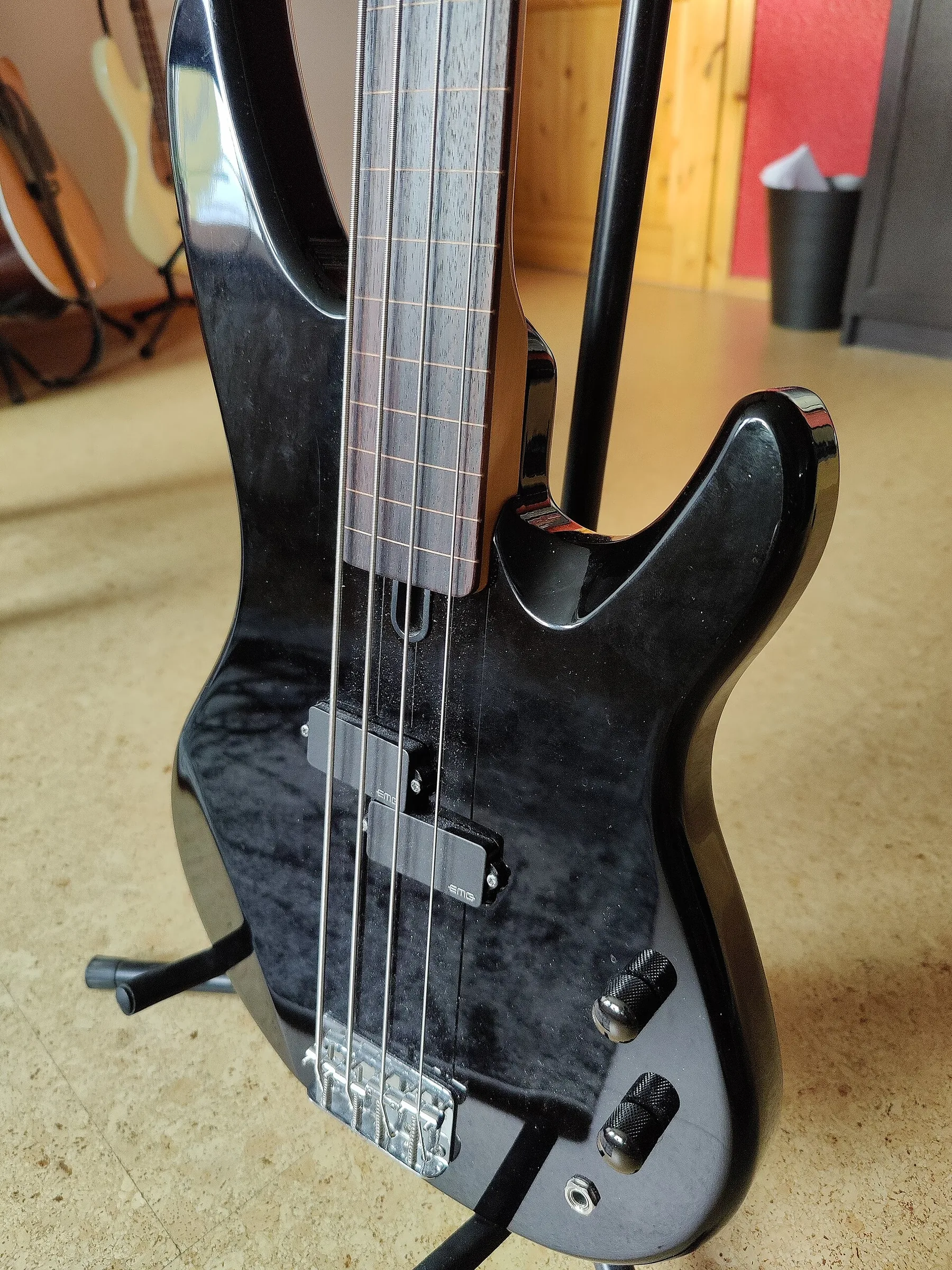 bass guitar strings tuning