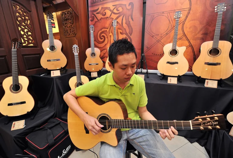 What String Gauge Should You Choose for a Folk Guitar?