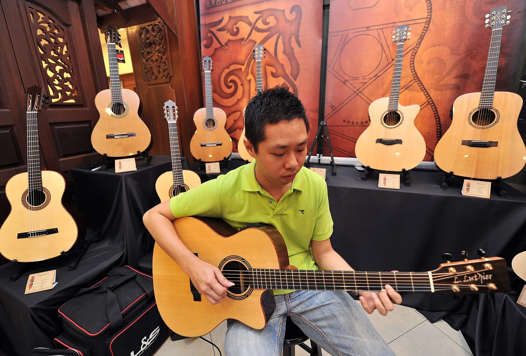 What String Gauge Should You Choose for a Folk Guitar?
