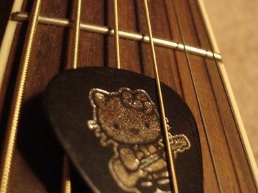 Electro-Acoustic Folk Guitar: Who Is It For?