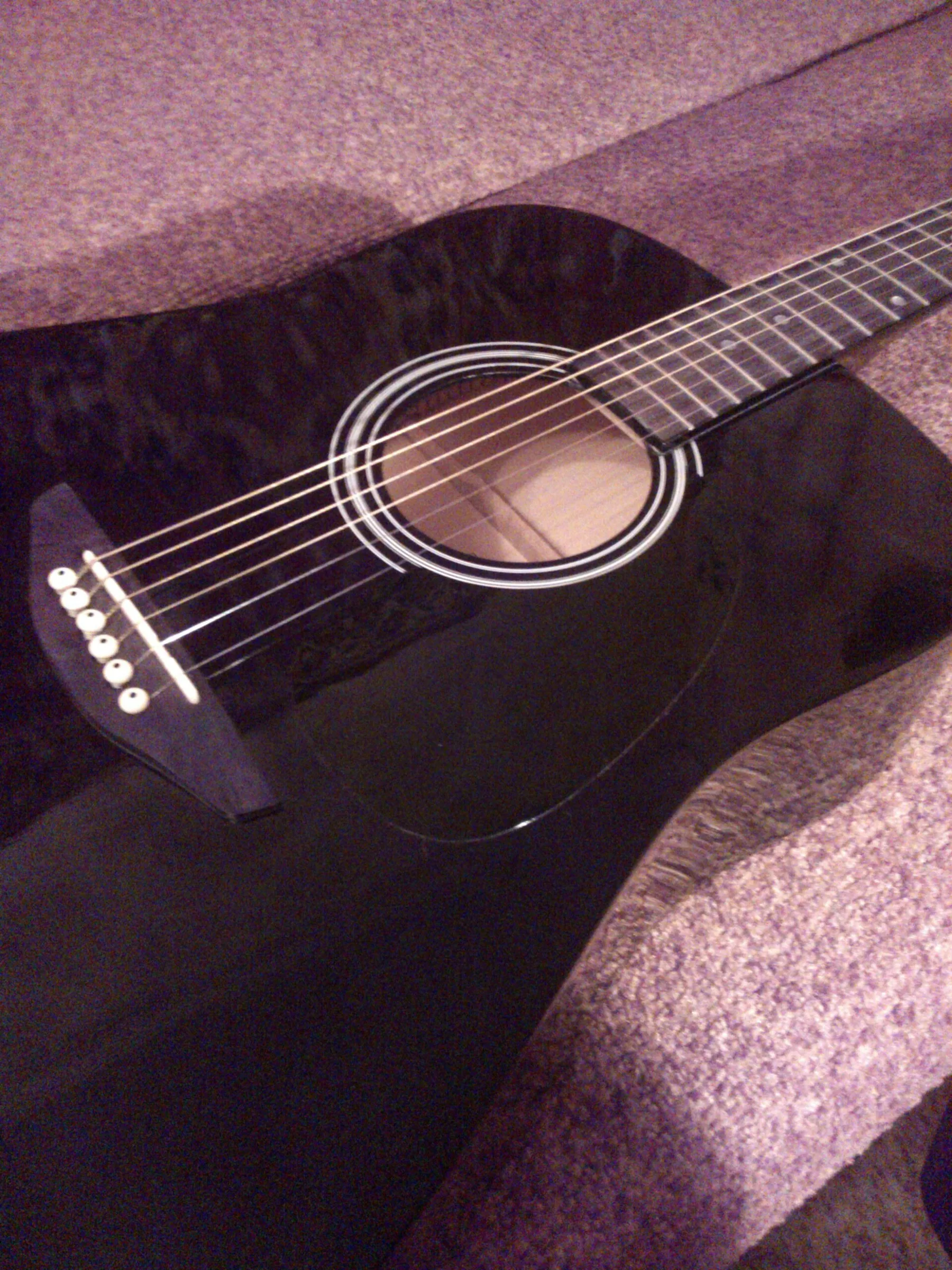 Cordes de guitare acoustique noire Cordes de guitare acoustique noire